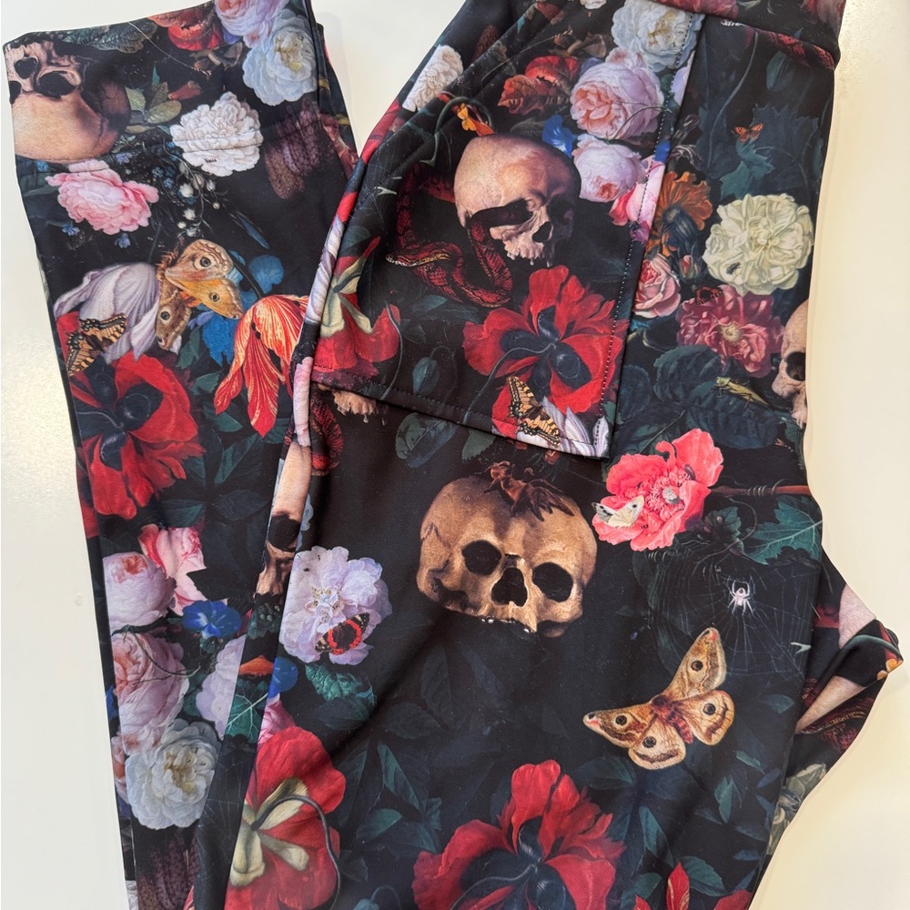 Blackmilk Garden of the Ancient Dead Cuffed Pants (Toasties) - Picture 3 of 7